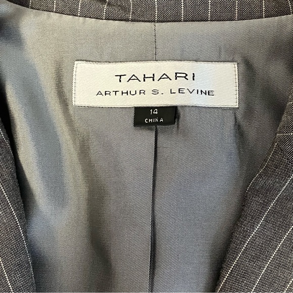 TAHARI Arthur S Levine SUIT COAT & PANTS GREY WITH WHITE PIN STRIPES SIZE 14 NWT - Picture 6 of 15